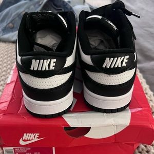 Nike Dunks sz 7 men’s (women’s 8.5) never worn